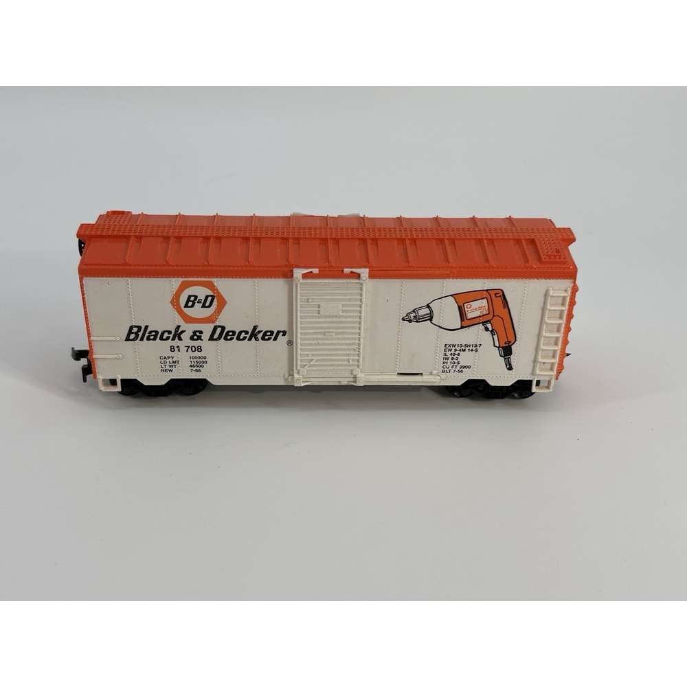 Life-Like 8484 HO Black & Decker 40' Sliding Door Box Car